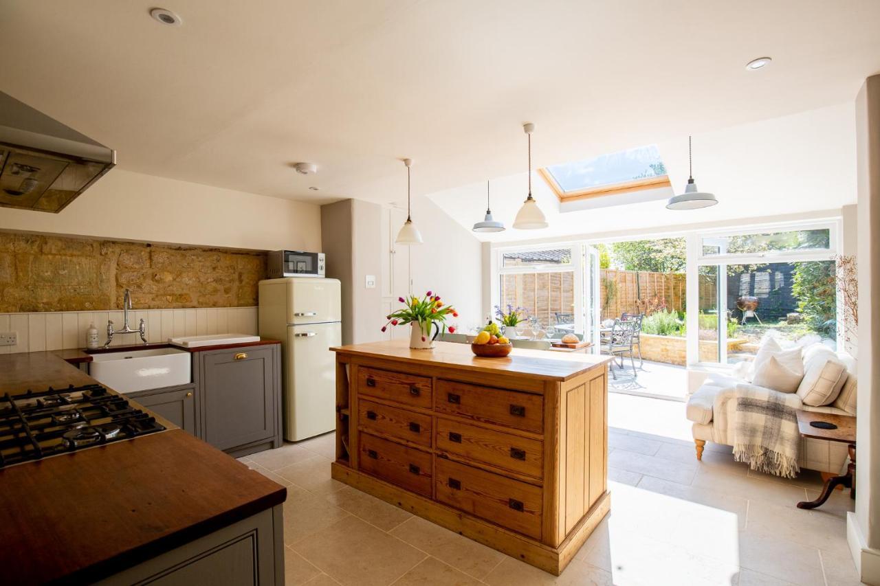 Gleneda Cottage - A Renovated, Traditional Cotswold Cottage Full Of Charm With Fireplace And Garden Bourton on the Hill Luaran gambar